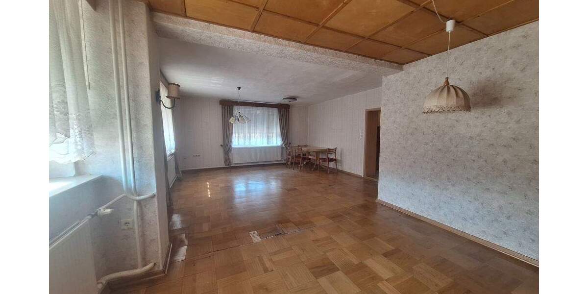 Einfamilienhaus Neuzelle - 9 Zimmer, 188 m&sup2;, 199.900&euro; | Angebot:25663571