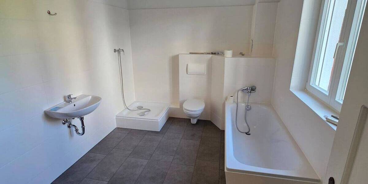 Etagenwohnung Frankfurt (Oder) Frankfurt - 4 Zimmer, 133 m&sup2;, 1.150&euro; | Angebot:26806603