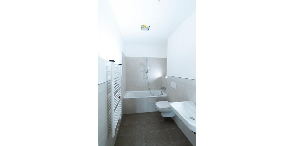 Etagenwohnung Frankfurt (Oder) - 2 Zimmer, 74 m&sup2;, 1.036&euro; | Angebot:25323145