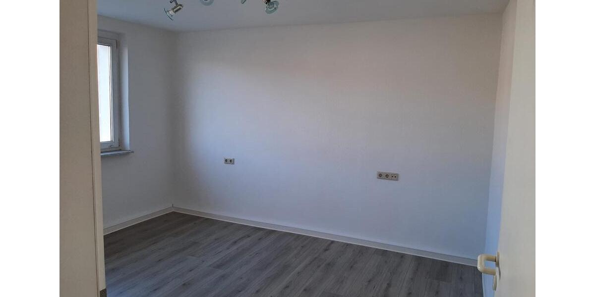 Maisonettenwohnung Eisenhüttenstadt - 3 Zimmer, 84 m&sup2;, 585&euro; | Angebot:25430311