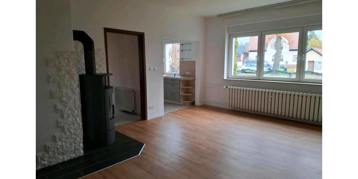 Einfamilienhaus Neuzelle - 3 Zimmer, 120 m&sup2;, 600&euro; | Angebot:25393597