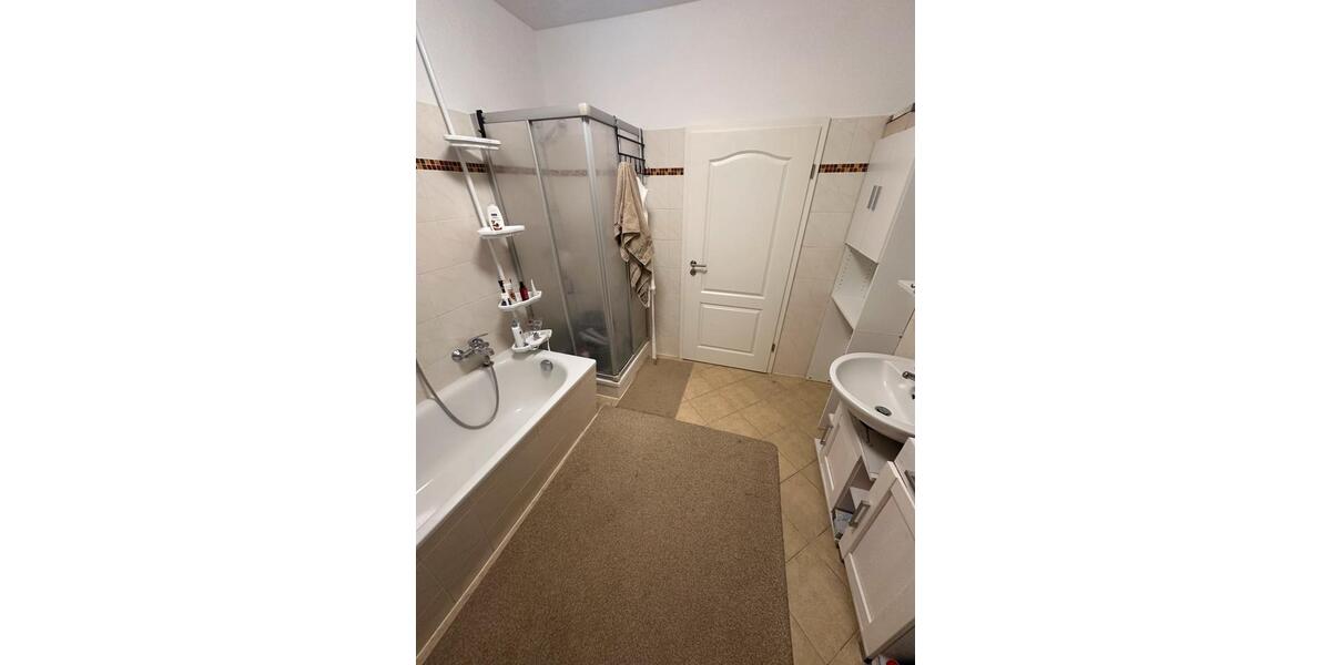 Etagenwohnung Frankfurt (Oder) Beresinchen - 2 Zimmer, 67 m&sup2;, 600&euro; | Angebot:25833409