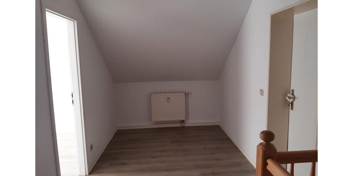 Maisonettenwohnung Eisenhüttenstadt - 3 Zimmer, 84 m&sup2;, 585&euro; | Angebot:25430311