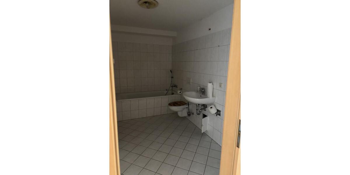 Etagenwohnung Frankfurt (Oder) - 2 Zimmer, 72 m&sup2;, 560&euro; | Angebot:22713986