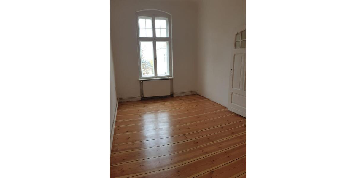 Etagenwohnung Frankfurt (Oder) - 5 Zimmer, 135 m&sup2;, 784&euro; | Angebot:26048975