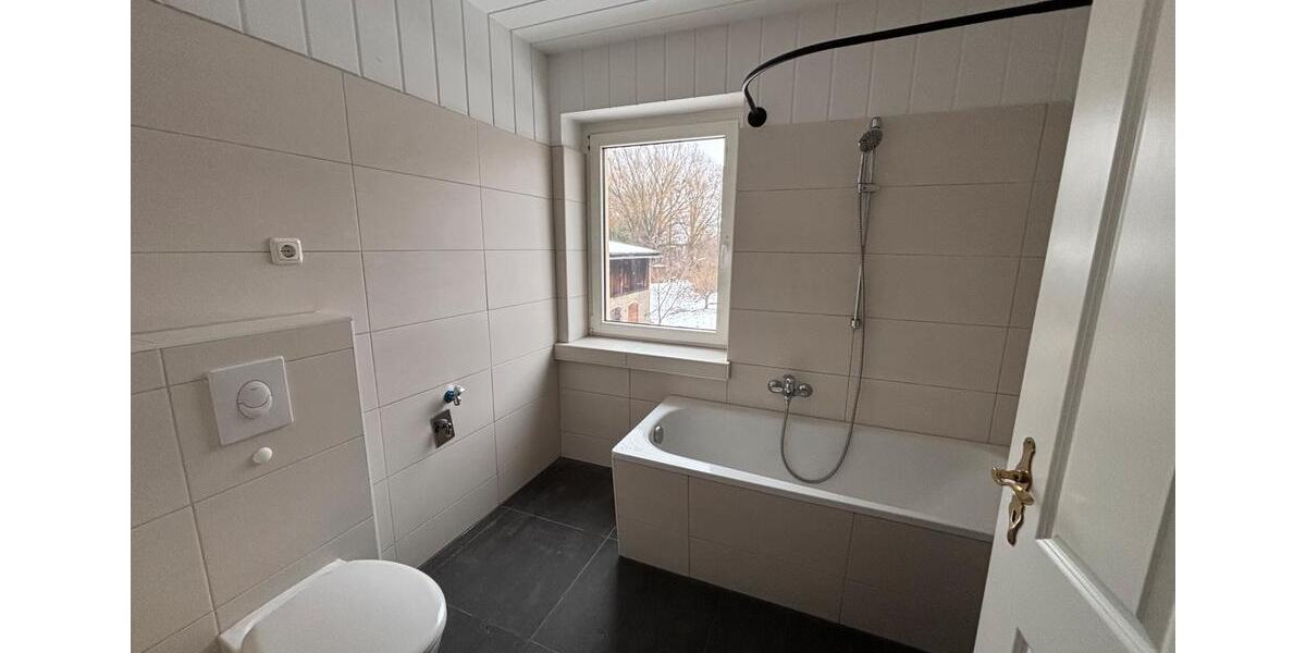 Erdgeschoßwohnung Neuzelle - 4 Zimmer, 100 m&sup2;, 800&euro; | Angebot:24611772