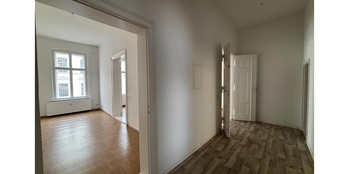 Etagenwohnung Frankfurt (Oder) - 2 Zimmer, 71 m&sup2;, 558&euro; | Angebot:25654517