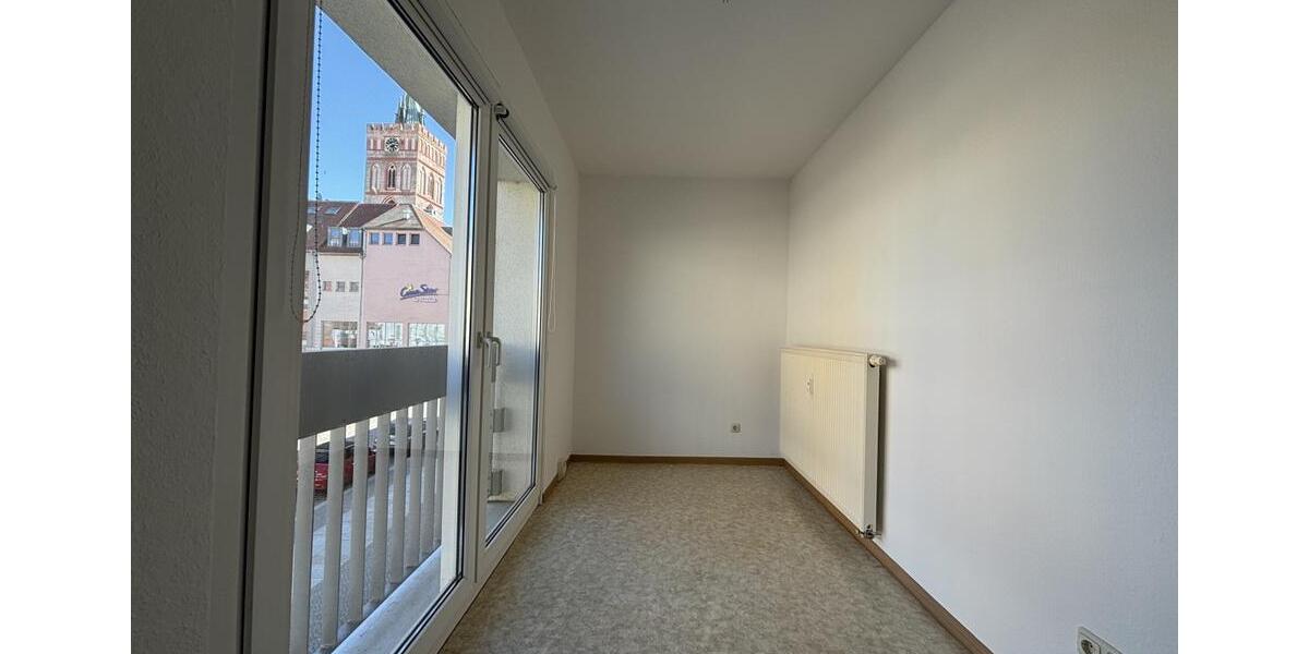 Etagenwohnung Frankfurt (Oder) - 2 Zimmer, 71 m&sup2;, 558&euro; | Angebot:25962670