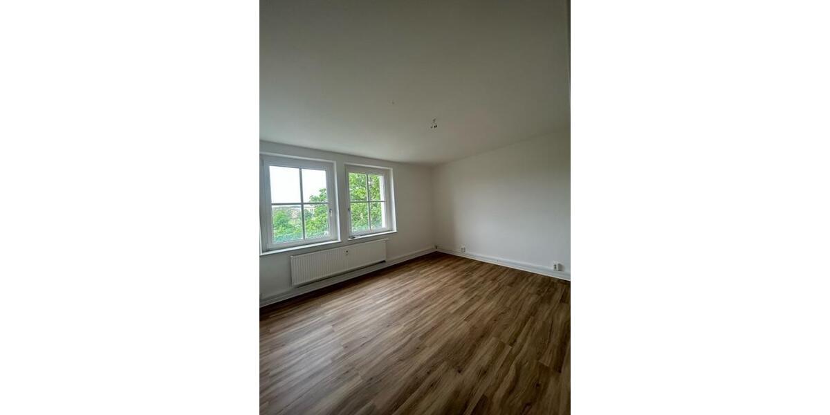 Etagenwohnung Eisenhüttenstadt - 3 Zimmer, 77 m&sup2;, 490&euro; | Angebot:24441284