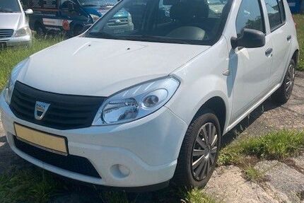 Dacia Sandero 66.792 km 2.998 &euro; Frankfurt(Oder) 15236