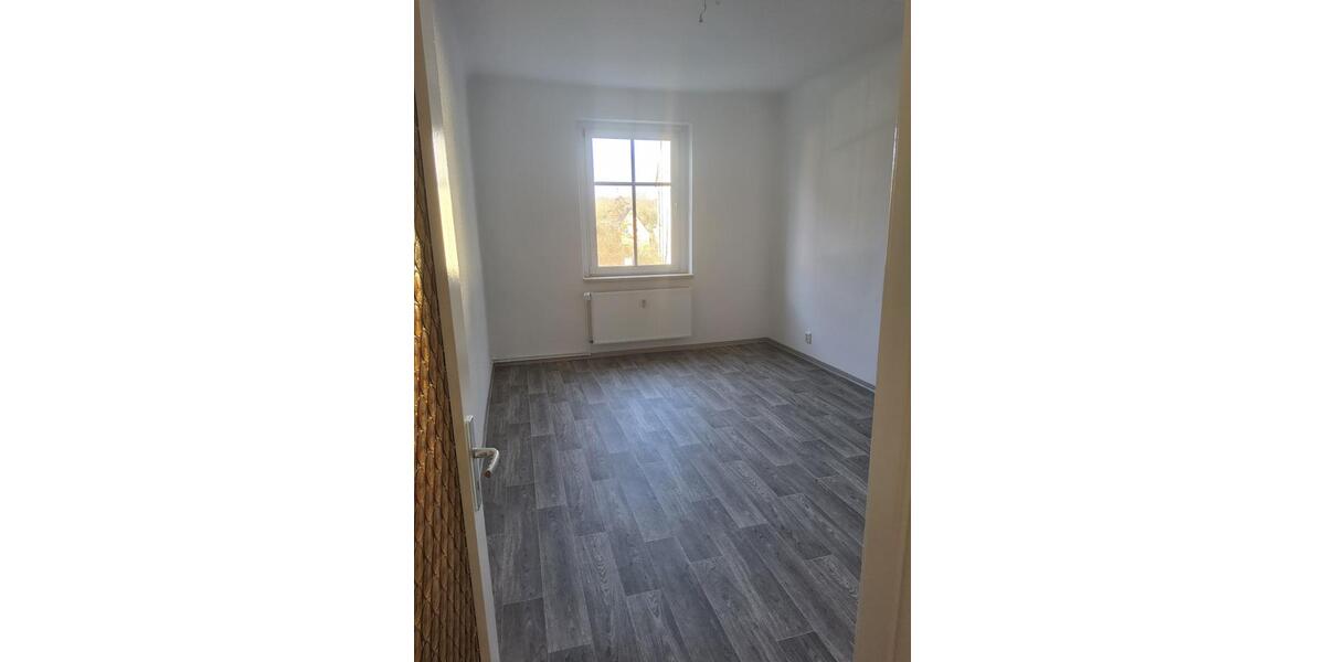 Etagenwohnung Frankfurt (Oder) - 2 Zimmer, 67 m&sup2;, 500&euro; | Angebot:26016391