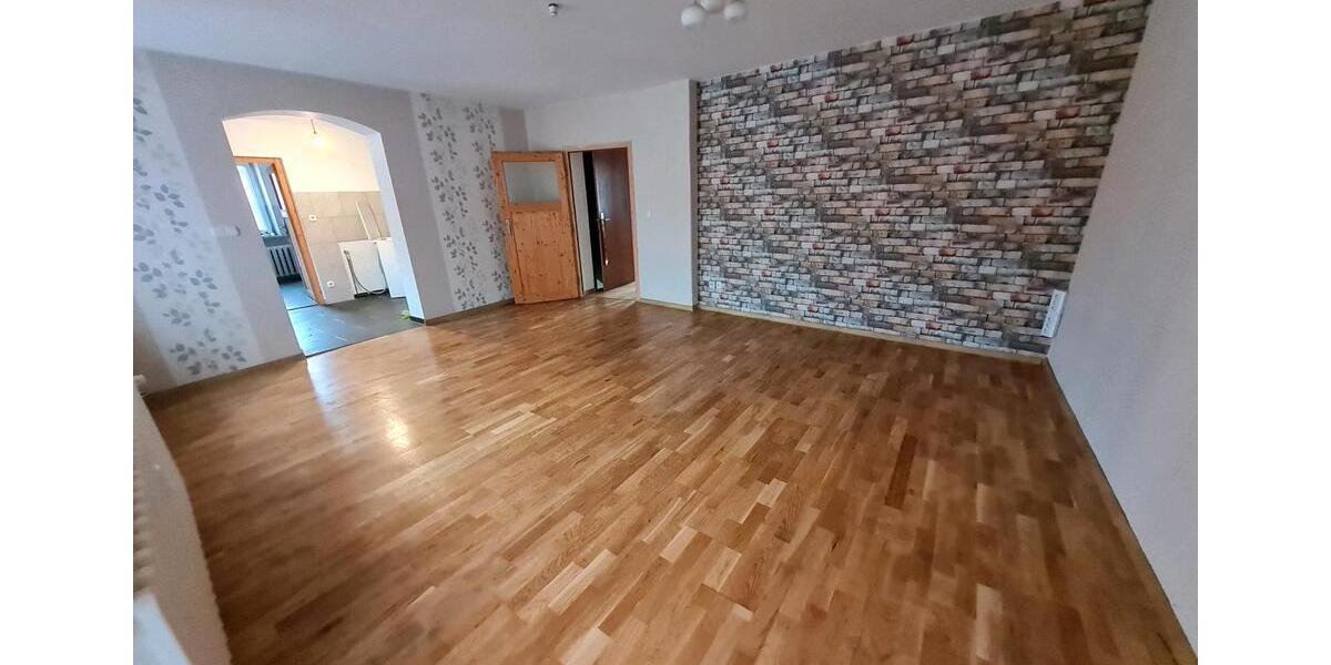Etagenwohnung Eisenhüttenstadt - 3 Zimmer, 93 m&sup2;, 970&euro; | Angebot:25189748