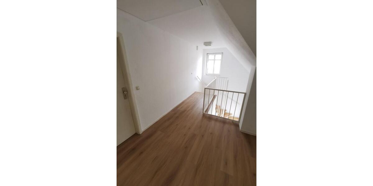 Dachgeschoßwohnung Lebus - 2 Zimmer, 55 m&sup2;, 335&euro; | Angebot:25917837