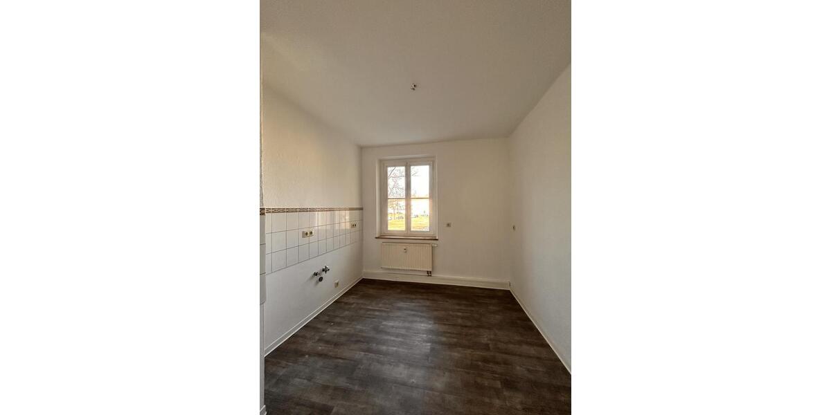 Etagenwohnung Eisenhüttenstadt - 3 Zimmer, 72 m&sup2;, 471&euro; | Angebot:24441285