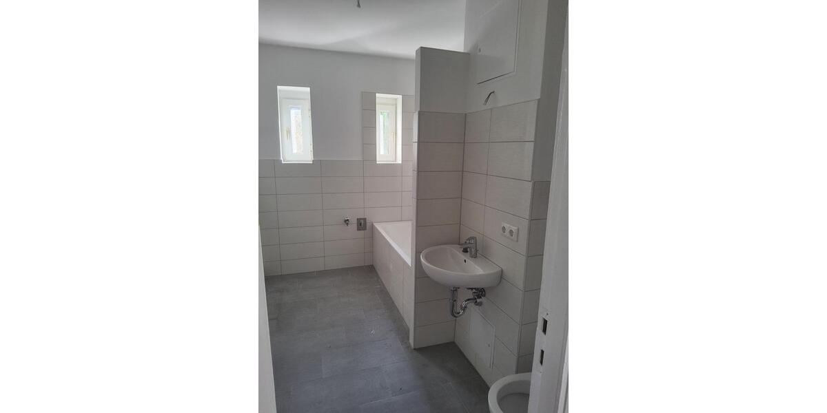 Etagenwohnung Frankfurt (Oder) - 2 Zimmer, 67 m&sup2;, 500&euro; | Angebot:26016391