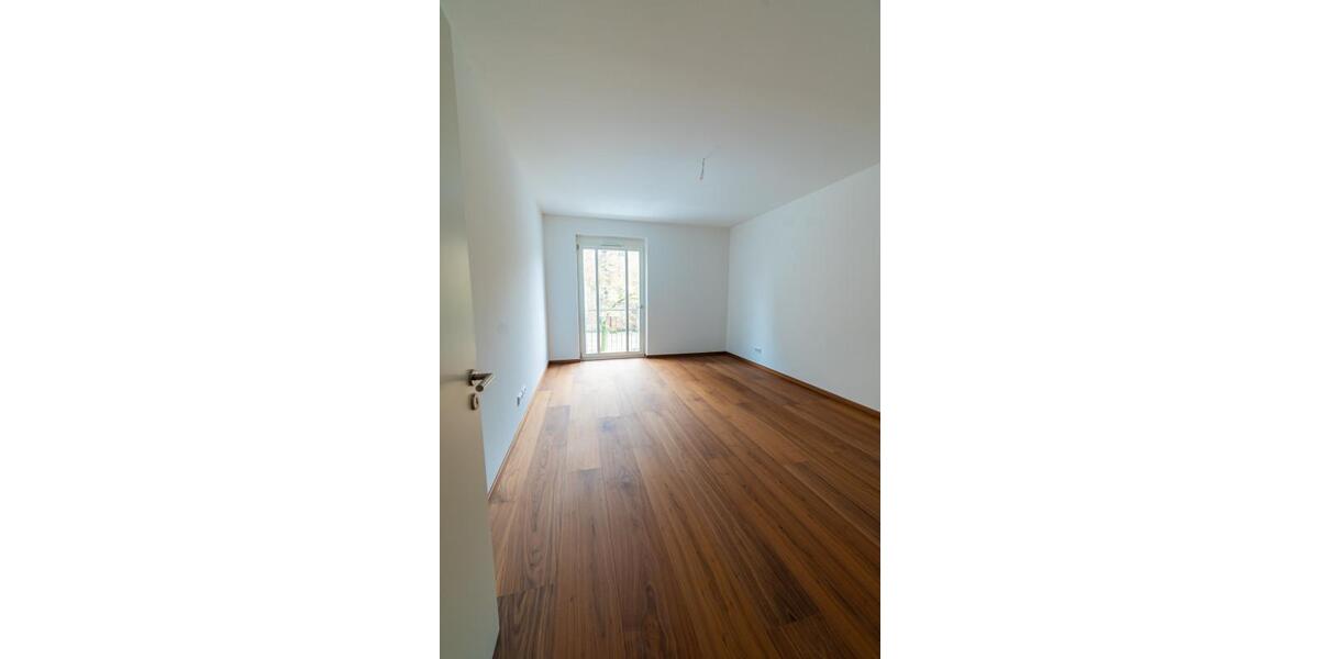 Etagenwohnung Frankfurt (Oder) - 2 Zimmer, 79 m&sup2;, 1.110&euro; | Angebot:25323160