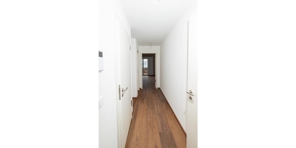 Etagenwohnung Frankfurt (Oder) - 2 Zimmer, 81 m&sup2;, 1.241&euro; | Angebot:25323150