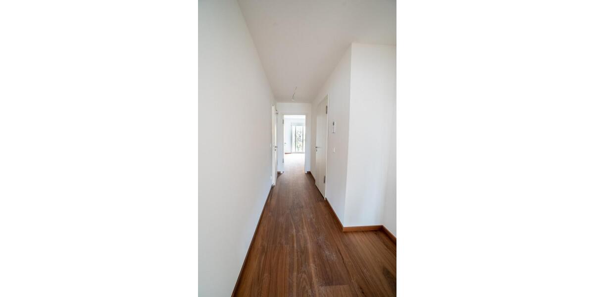 Etagenwohnung Frankfurt (Oder) - 2 Zimmer, 79 m&sup2;, 1.110&euro; | Angebot:25323160