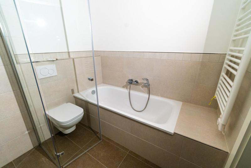 Etagenwohnung Frankfurt (Oder) - 2 Zimmer, 77 m&sup2;, 1.077&euro; | Angebot:25323143