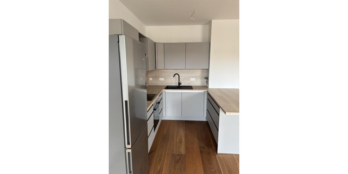 Etagenwohnung Frankfurt (Oder) - 2 Zimmer, 81 m&sup2;, 1.241&euro; | Angebot:25323150