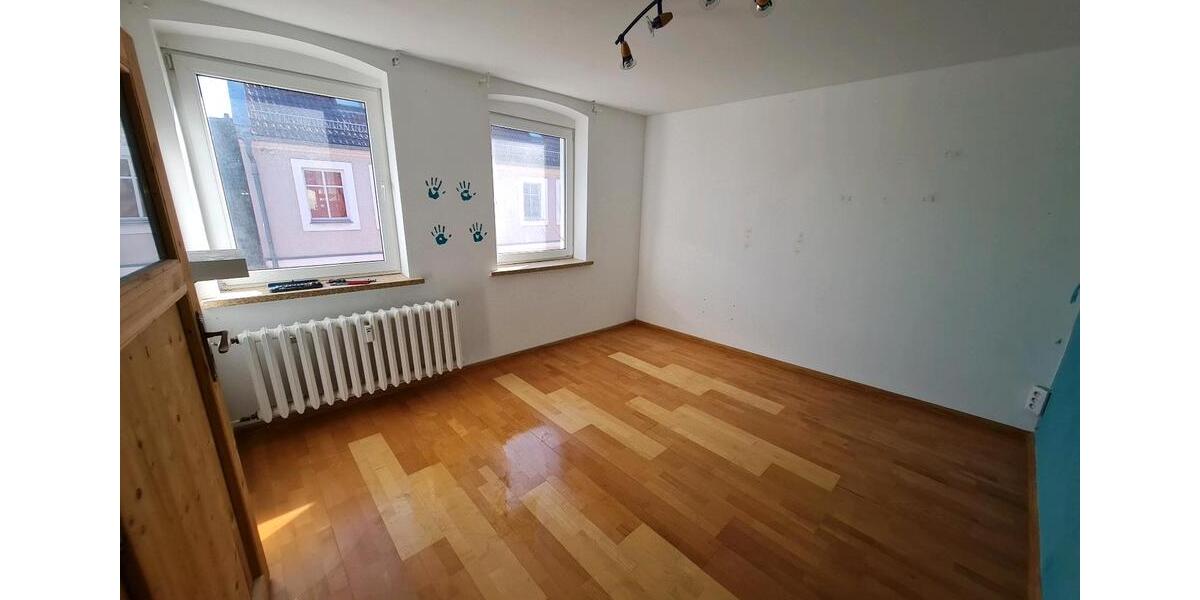Etagenwohnung Eisenhüttenstadt - 3 Zimmer, 93 m&sup2;, 970&euro; | Angebot:25189748