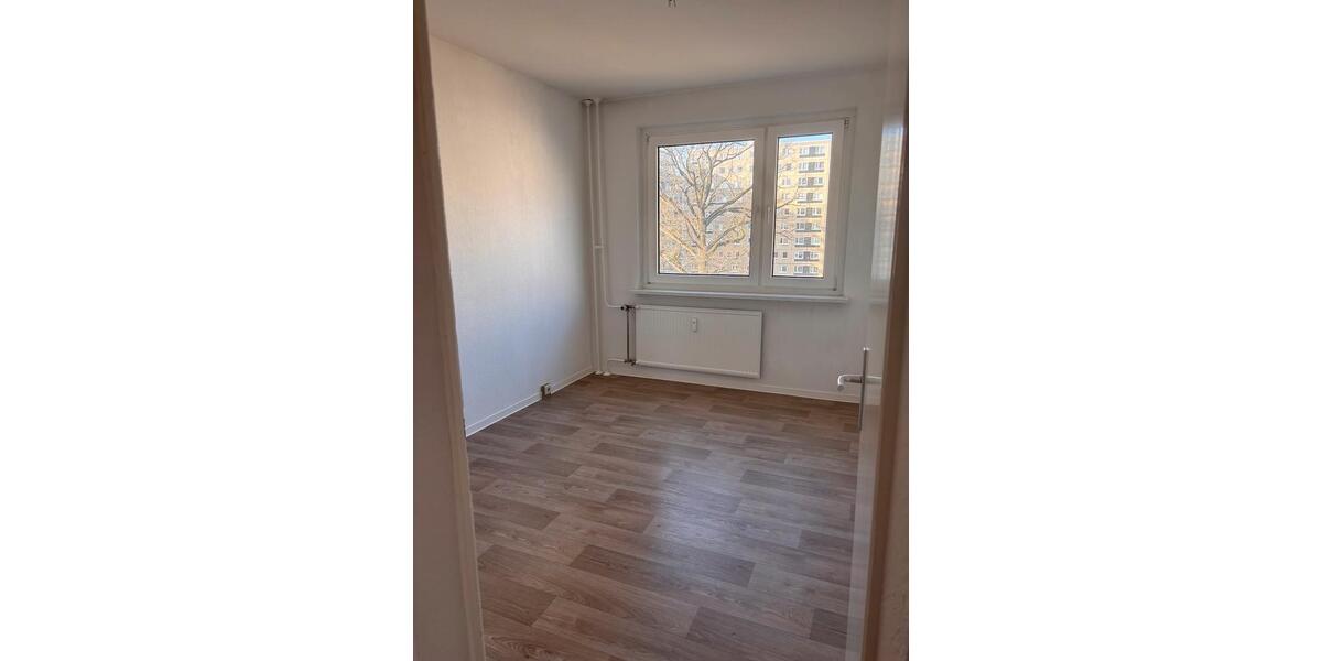 Etagenwohnung Frankfurt (Oder) - 4 Zimmer, 72 m&sup2;, 519&euro; | Angebot:25351193