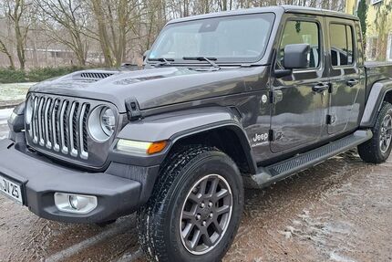 Jeep Gladiator 148.500 km 42.721 &euro; Frankfurt Oder 15234