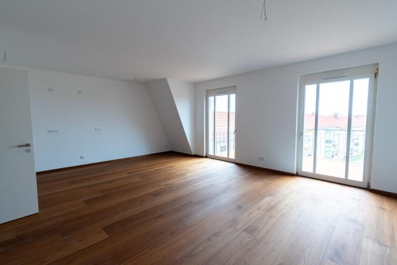 Etagenwohnung Frankfurt (Oder) - 2 Zimmer, 77 m&sup2;, 1.077&euro; | Angebot:25323143