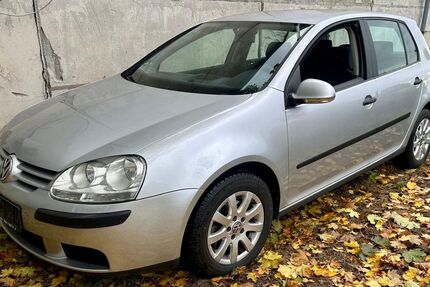 VW Golf 129.455 km 3.499 &euro; Frankfurt 15230