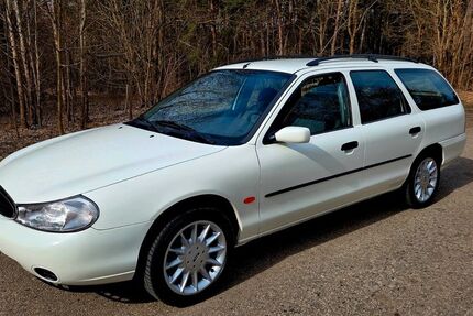 Ford Mondeo 2.360 km 9.000 &euro; Frankfurt Oder 15230