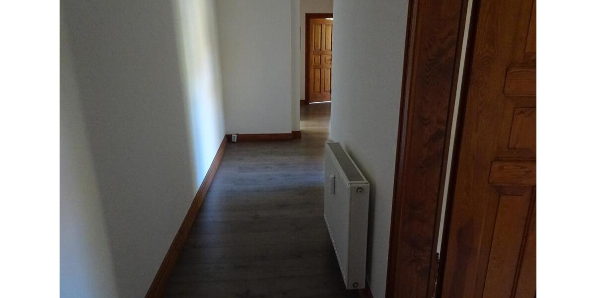 Etagenwohnung Eisenhüttenstadt - 3 Zimmer, 92 m&sup2;, 750&euro; | Angebot:26491470