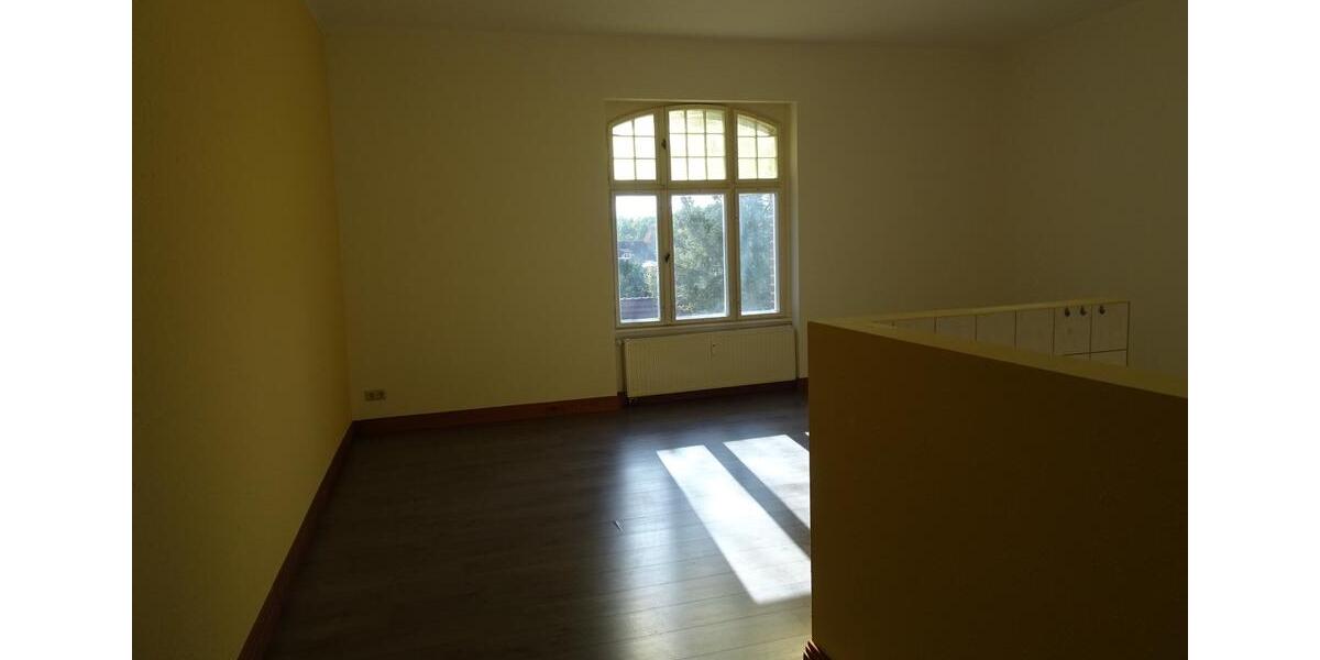 Etagenwohnung Eisenhüttenstadt - 3 Zimmer, 92 m&sup2;, 750&euro; | Angebot:26491470