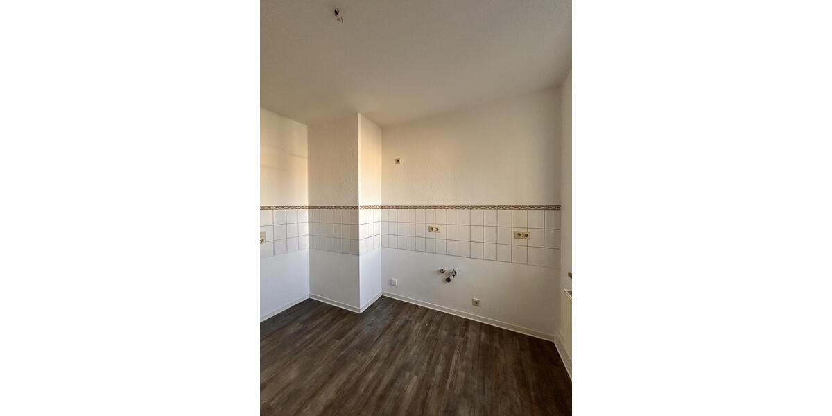 Etagenwohnung Eisenhüttenstadt - 3 Zimmer, 72 m&sup2;, 471&euro; | Angebot:24441285