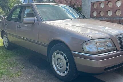 Mercedes-Benz C 180 149.000 km 4.000 &euro; Rietz-Neuendorf 15848