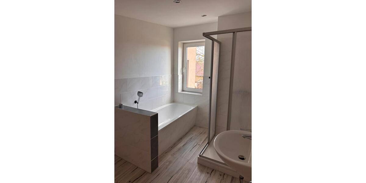 Dachgeschoßwohnung Lebus - 3 Zimmer, 73 m&sup2;, 550&euro; | Angebot:26023835