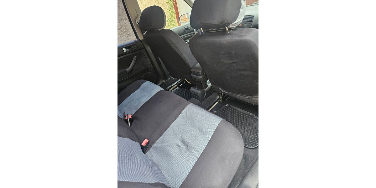 VW Golf 103.509 km 3.000 &euro; Beeskow 15848