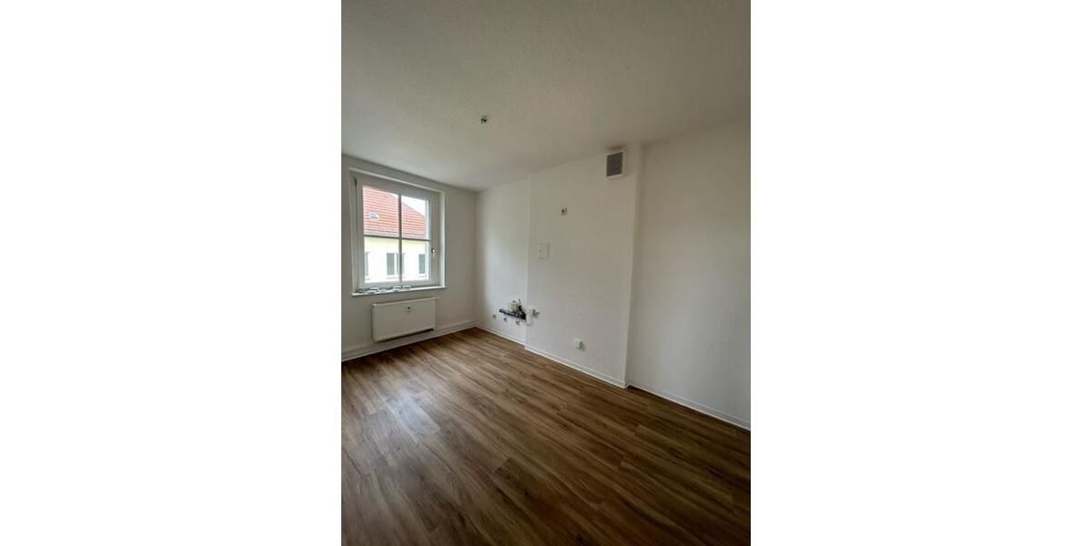 Etagenwohnung Eisenhüttenstadt - 3 Zimmer, 77 m&sup2;, 490&euro; | Angebot:24441284