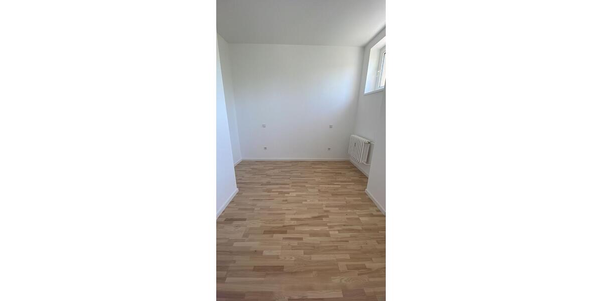 Etagenwohnung Frankfurt (Oder) - 2 Zimmer, 74 m&sup2;, 961&euro; | Angebot:24495485
