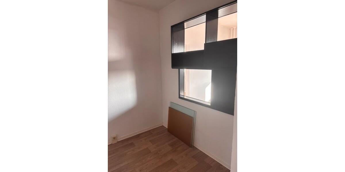 Etagenwohnung Frankfurt (Oder) - 4 Zimmer, 72 m&sup2;, 519&euro; | Angebot:25351193