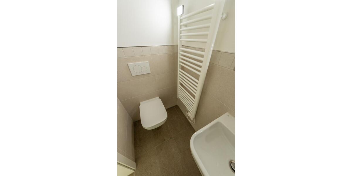 Etagenwohnung Frankfurt (Oder) - 2 Zimmer, 110 m&sup2;, 1.425&euro; | Angebot:24795054