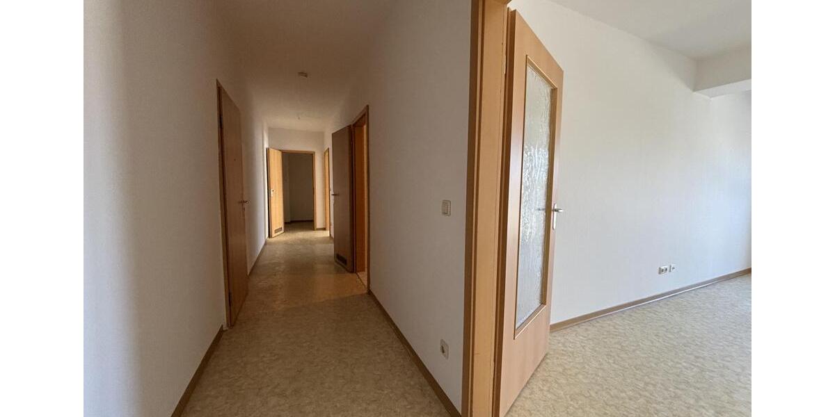 Etagenwohnung Frankfurt (Oder) - 2 Zimmer, 71 m&sup2;, 558&euro; | Angebot:25962670