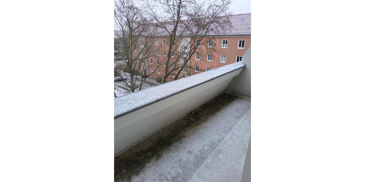 Etagenwohnung Frankfurt (Oder) - 3 Zimmer, 93 m&sup2;, 858&euro; | Angebot:25362531