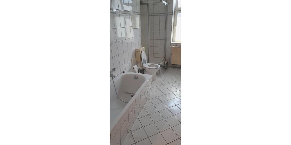 Etagenwohnung Frankfurt (Oder) - 4 Zimmer, 101 m&sup2;, 660&euro; | Angebot:25711133