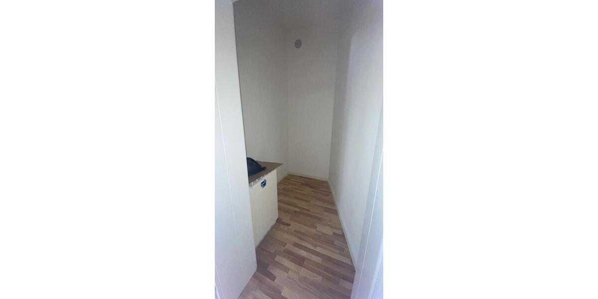 Etagenwohnung Frankfurt (Oder) - 2 Zimmer, 74 m&sup2;, 961&euro; | Angebot:24524785