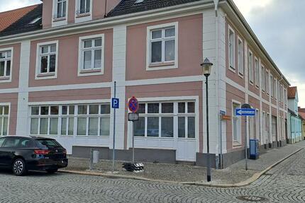 Wohnung Eisenhüttenstadt - 3 Zimmer, 75 m&sup2;, 525&euro; | Angebot:23721570