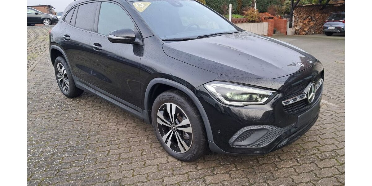Mercedes-Benz GLA 180 59.980 km 29.999 &euro; Vierlinden OT Diedersdorf 15306