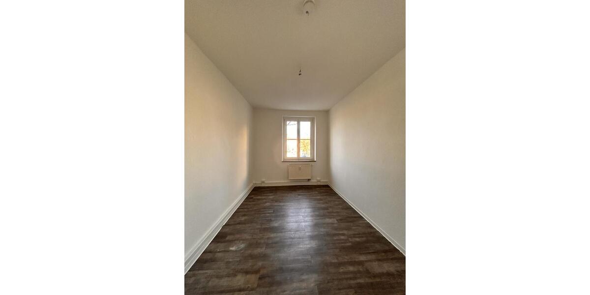 Etagenwohnung Eisenhüttenstadt - 3 Zimmer, 72 m&sup2;, 471&euro; | Angebot:24441285