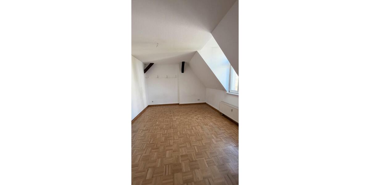 Dachgeschoßwohnung Jacobsdorf - 1 Zimmer, 71 m&sup2;, 450&euro; | Angebot:26166428