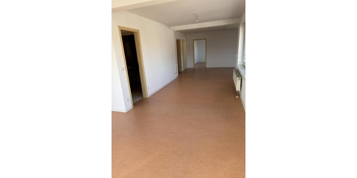 Etagenwohnung Frankfurt (Oder) - 2 Zimmer, 66 m&sup2;, 518&euro; | Angebot:22713985