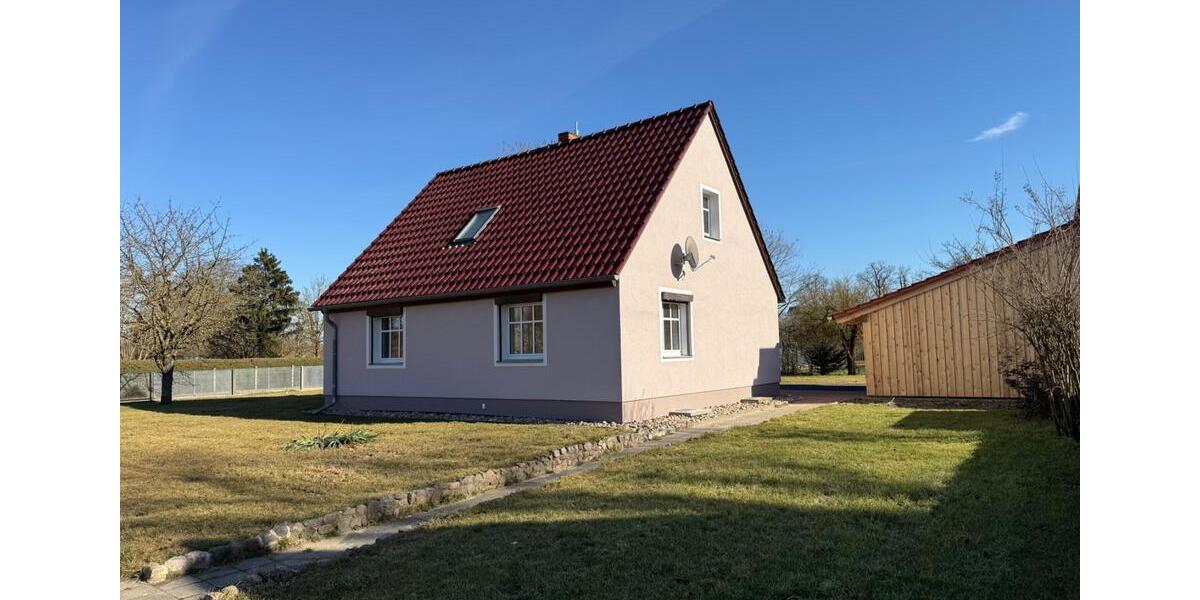 Einfamilienhaus Seelow - 4 Zimmer, 98 m&sup2;, 1.500&euro; | Angebot:25391987